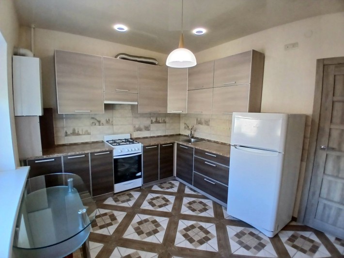 Оренда 1к квартири в новобудові,  р-н Центр-5/5. Закритий двір. - фото 1