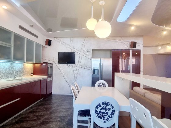 Аренда, 3х, Центр, 137 кв.м., ЖК Каскад 2, евро, мебель, техника