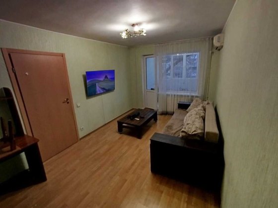 Сдаётся 2-х комнатная квартира ул. Надежды Алексеенко Дніпро