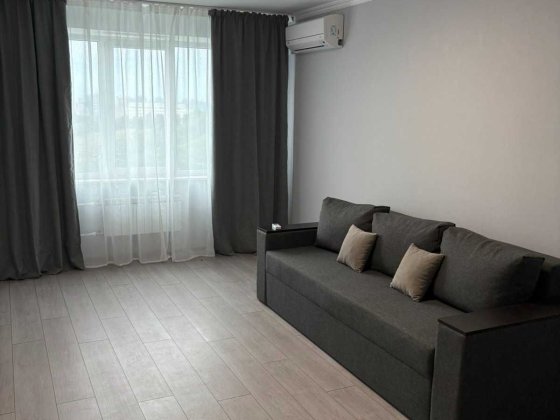 Без комісії !!! вул. Романа Ратушного, 25 А. 1-кім. кв.34м2 Киев