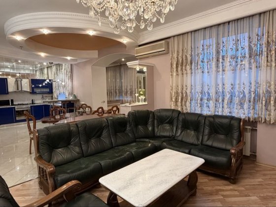 Сдается большая 3-х комн. кв. в центре Запоріжжя