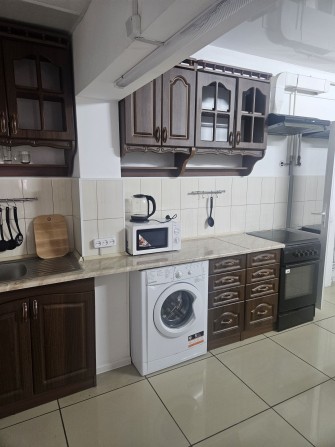 Сдаю  хорошую  3 квартиру  в центре - фото 1