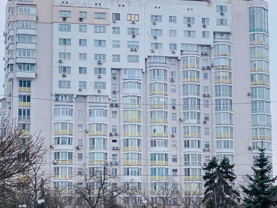 Без комісії. Оболонський пр 22в. 94 м. кв. Окремі 3 кімнати біля метро Киев