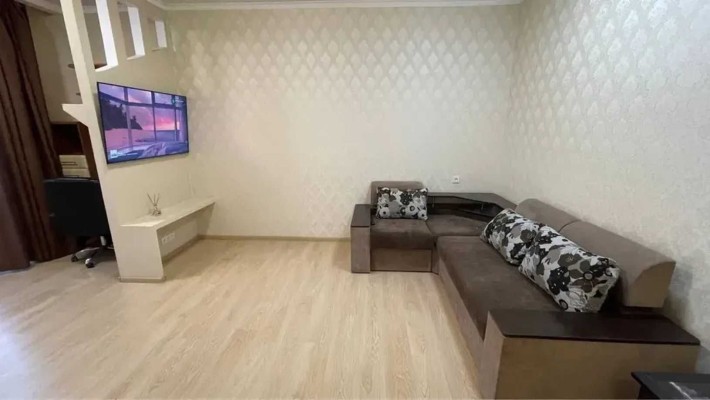 Аренда однокомнатной квартиры ж\м Парус - фото 1