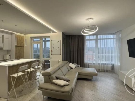 Оренда просторої 3-кімнатної квартири з терасою Львів