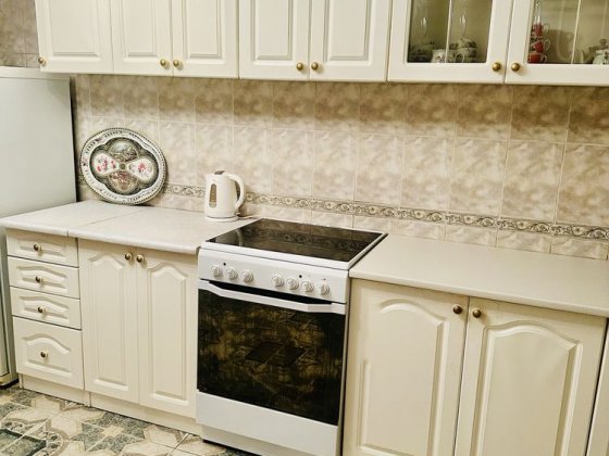 Оренда 3 х кімнатноі квартири, метро Харьківська Киев