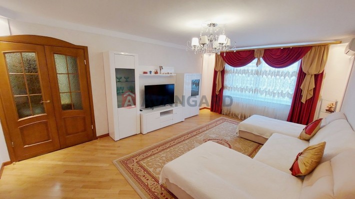 Здам 3х кімн, вул. Троїцька, 90 кв м , поверх 3/6 - фото 1