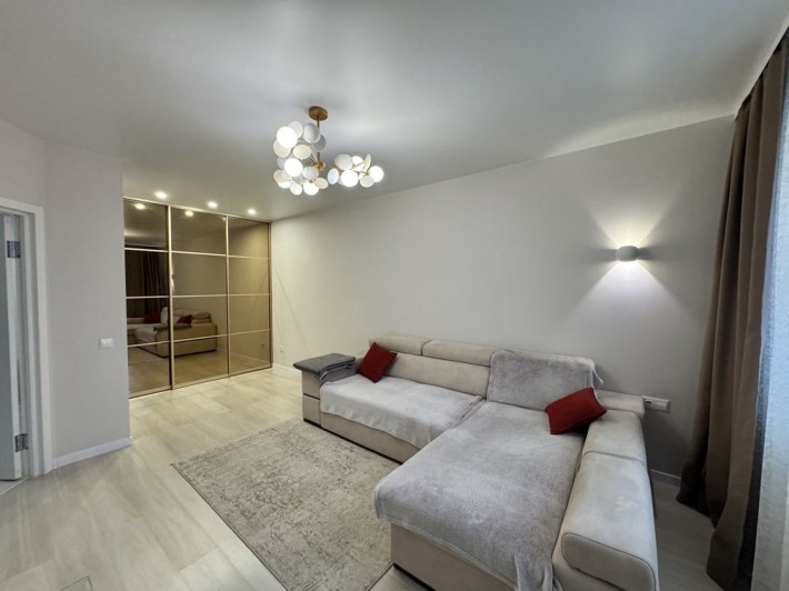 Оренда сучасної просторої 1 к квартири на Поділлі - фото 1