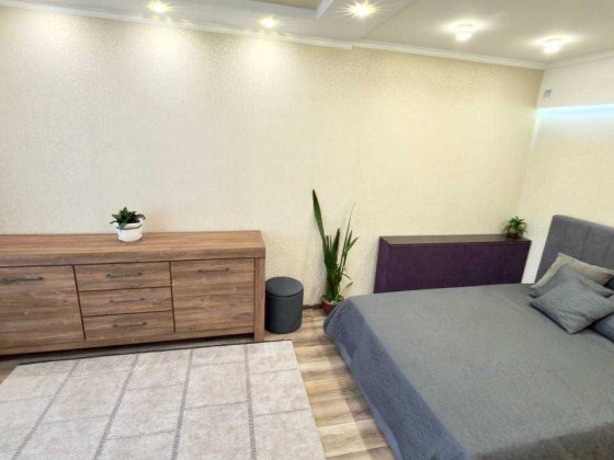 Оренда. Простора однокімнатна квартира, 40 квадратів. р-н Замостя Вінниця