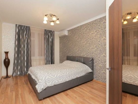 2к квартира 7минпеш метро Харьковска!звоніть активно] Киев