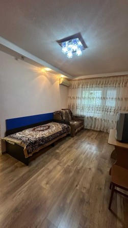 Снимите квартиру в районе пр. Богдана Хмельницкого на ул. Казакевича,5 - фото 1