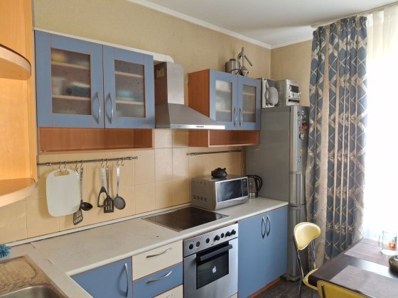 Затишна 2-кімнатна квартира на Троєщині, вулиця Радунська, 3 Киев