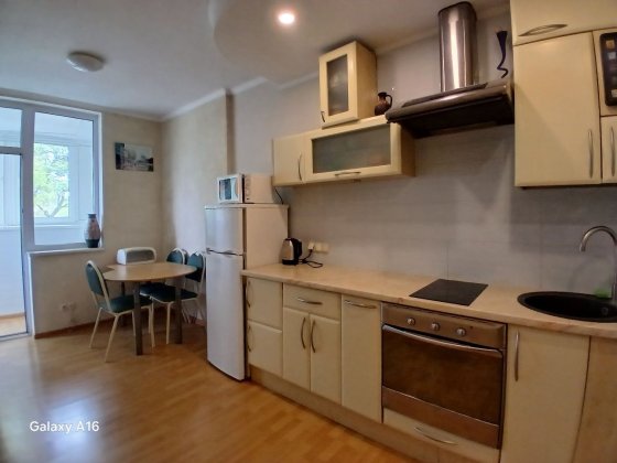 Оренда 1 кім пров.Лобачевського 7а  Дарницька пл. Київ