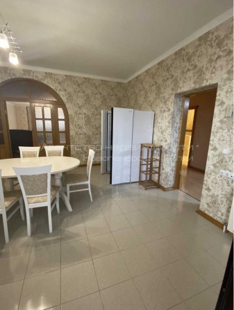 Оренда 4 к квартири 260 м Центр Києва вул Кропивницького 10  Бесарабка - фото 1