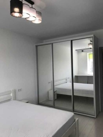 Видова квартира в новому будинку метро Бориспільська, м. Вирлиця - фото 1