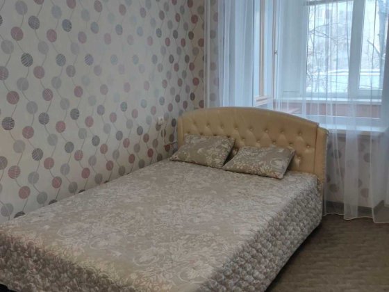 Пропоную 2-к квартиру поряд з метро "Чернігівська" Киев