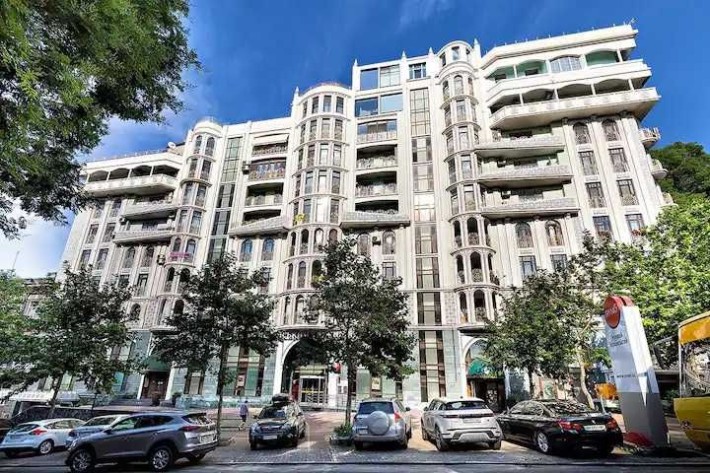 Сдам 3 комн,,в Центре /ЖК"Шахнаме"/Екатерининская пл, Есть укрытие! - фото 1