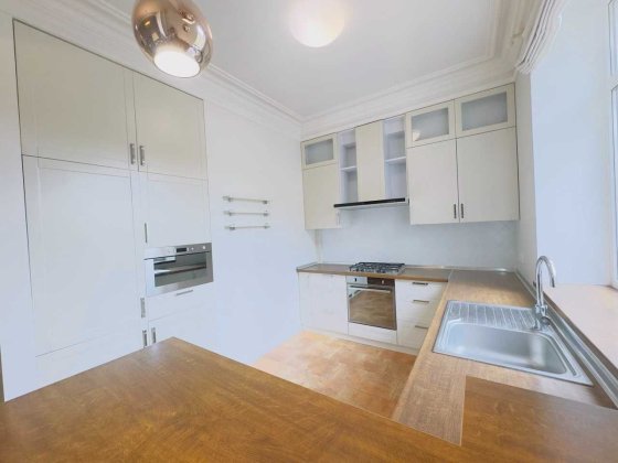 Здається в оренду квартира в центрі Києва з паркомісцем Киев