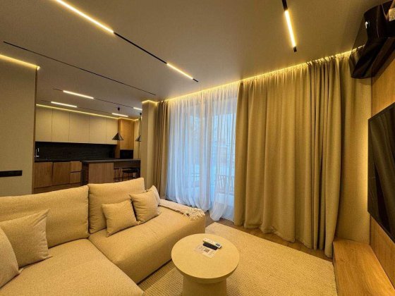 Оренда преміум 1-кім квартири з терасою та паркомісцем біля Оперного Львів