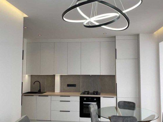 • Оренда СУЧАСНОЇ кв. 55м² по вул. Шевченка. 15 хв ходьби до центру • Львів