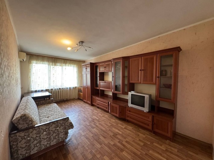 Здаю трьохкімнатну квартиру вул. Космонавтів хороший стан - фото 1