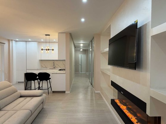 Оренда 2-кім+кухня-студія квартира 81 м Велика Британія ближній центр Львов