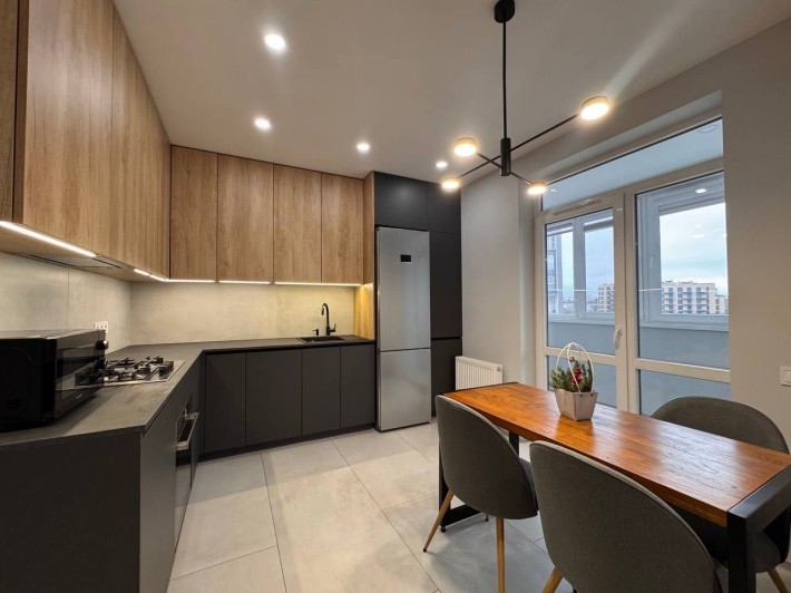 Оренда просторої, однокімнатної квартири в ЖК АМЕРИКА вул. В. Великого - фото 1