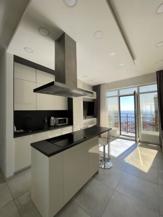 8 жемчужина Французкий б-р 60 вид моря балкон - фото 1