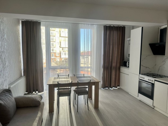 Сдам большую,  красивую , новую квартиру со своим  котлом отопления. - фото 1