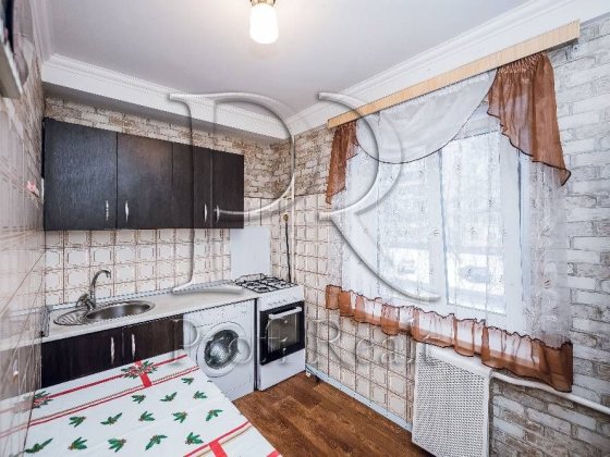 Продаж 2 кімнатна кв.Воскресенка/Сірожупанників 36/Сєрова/Райдужний Київ