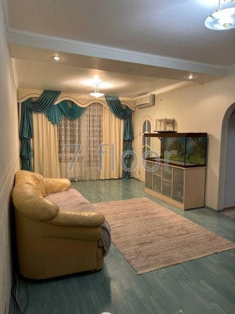 3 кімнатна квартира Троєщина Лаврухіна метро Почайна ТРЦ Район - фото 1