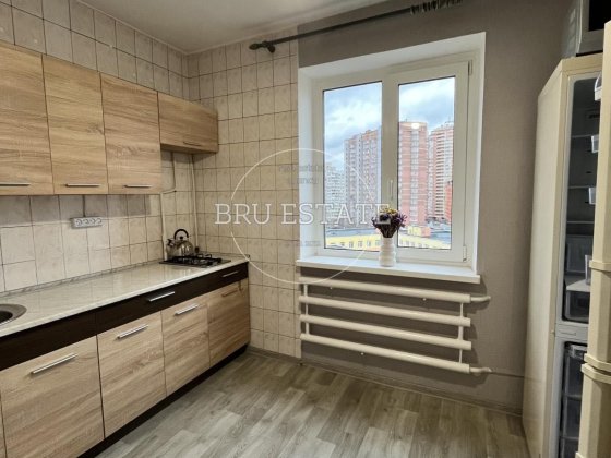 Без %% Продаж 1 к гарної квартири Осокорки 10 хв пішки Киев