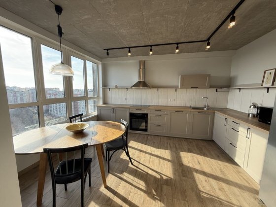 ‼️Вигідно Продам квартиру 2кім з ремонтом 77м вул Максимовича 32 метро Київ