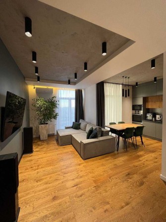 Продаж 2-кім квартири 74 м2 в ЖК Комфорт Таун, вул. Регенераторна, 4 - фото 1