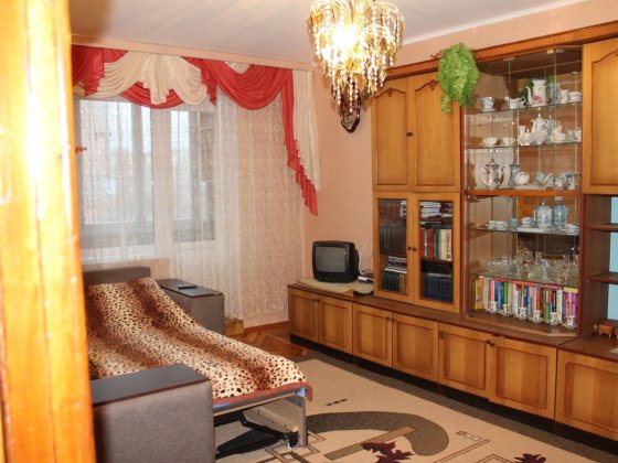 2-кім.квартира, вул.Вербицького, м. Харківська 10 хв пішки Киев