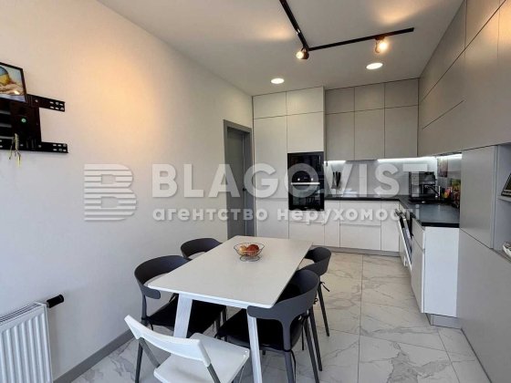 Квартира з ремонтам та автономним опаленням, метро Васильківська 15 хв Киев