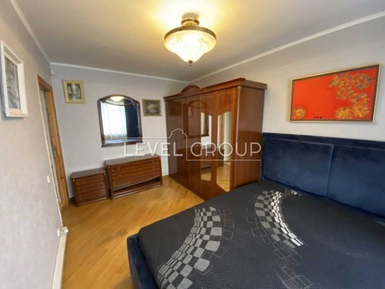 Продаж трикімнатної квартири вул. Тарасівська Центр Київ