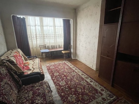 Продається 2- кімнатна квартира,метро Лісова Київ