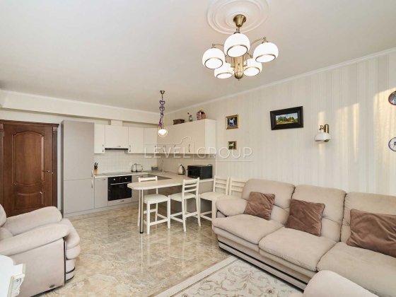 Продаж 3 кімн. кв. в ЖК 4 Сезони, вул.Михайла Максимовича (Трутенка) Киев