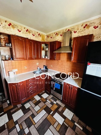 Метро Теремки. Продам 3к Академіка Заболотного вул., 46 - фото 1