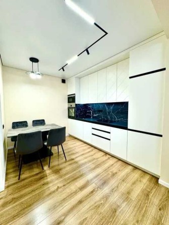 Ціна  ЖК Нова Англія  вул Максимовича 26 д - фото 1