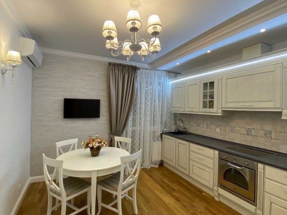 Продаж 2к квартири, ЖК 4 Сезони, Максимовича,3-Г, метро Васильківська Київ