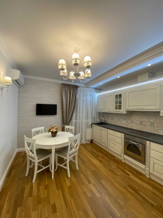 Продаж 2к квартири, ЖК 4 Сезони, Максимовича,3-Г, метро Васильківська - фото 1