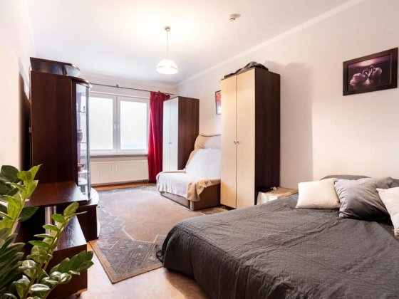 Простора 1-кімнатна квартира 40 м² вул. Милославська Низький поверх! Київ