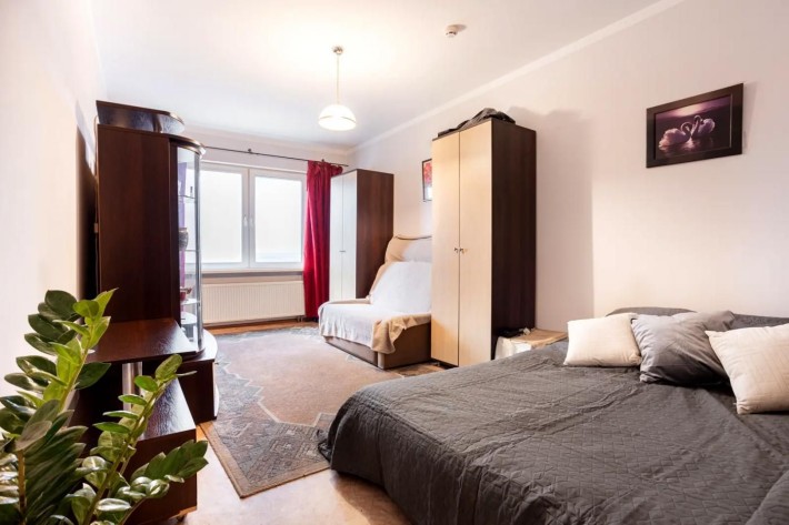 Простора 1-кімнатна квартира 40 м² вул. Милославська Низький поверх! - фото 1