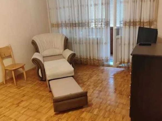 1-кімнатна квартира по вул. Героїв Дніпра Київ