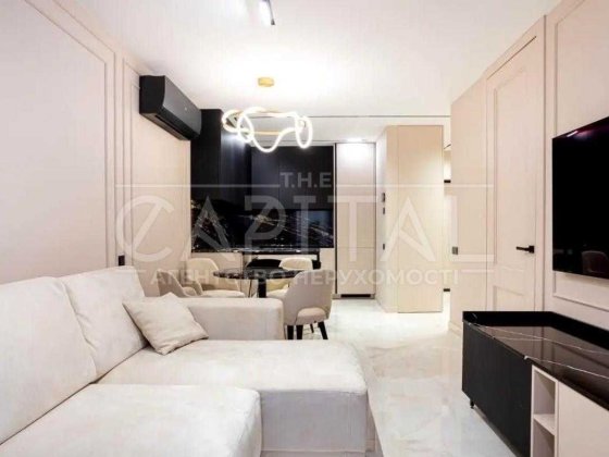 НИЗЬКИЙ ПОВЕРХ! Продаж квартири, ІНВЕРТОР, якісний ремонт. ЖК SEVEN Київ