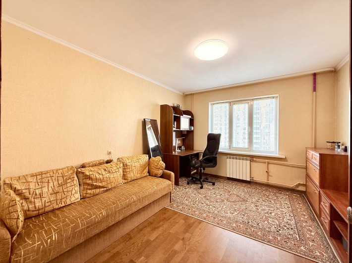 Продам 3 комнатная квартира улица Драгоманова 40Б метро Позняки - фото 1