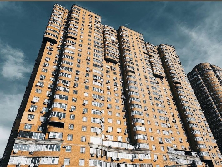 3комн квартира, Ахматовой 13, видовая, с мебелью - фото 1