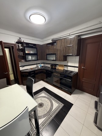 Оренда 2-кім. квартири вул. Стрийська 42, р-н парку - фото 1